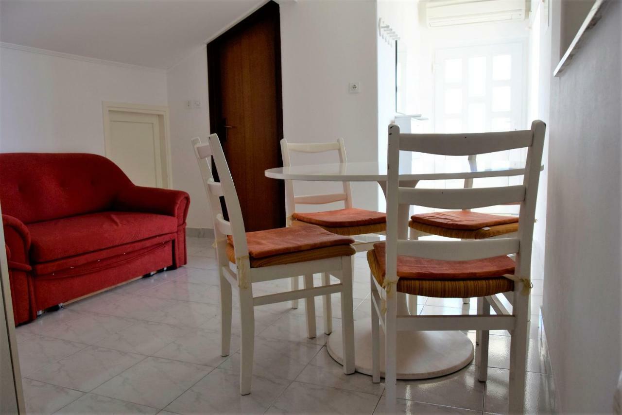 Miramar Apartments Banjol Exterior foto
